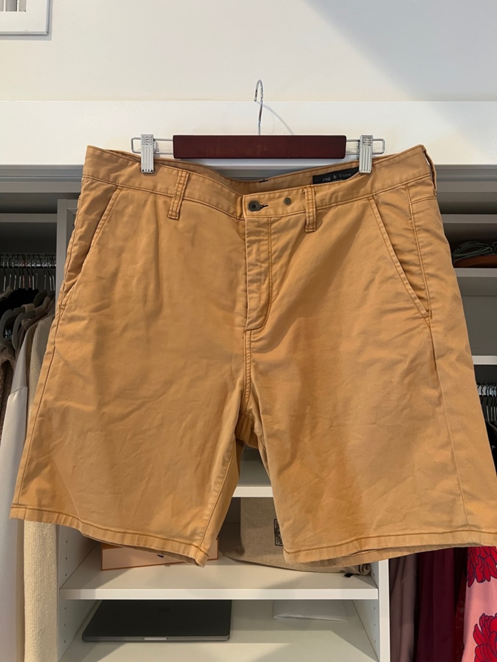 rag & bone Men's Caramel Flat-Front Chino Shorts